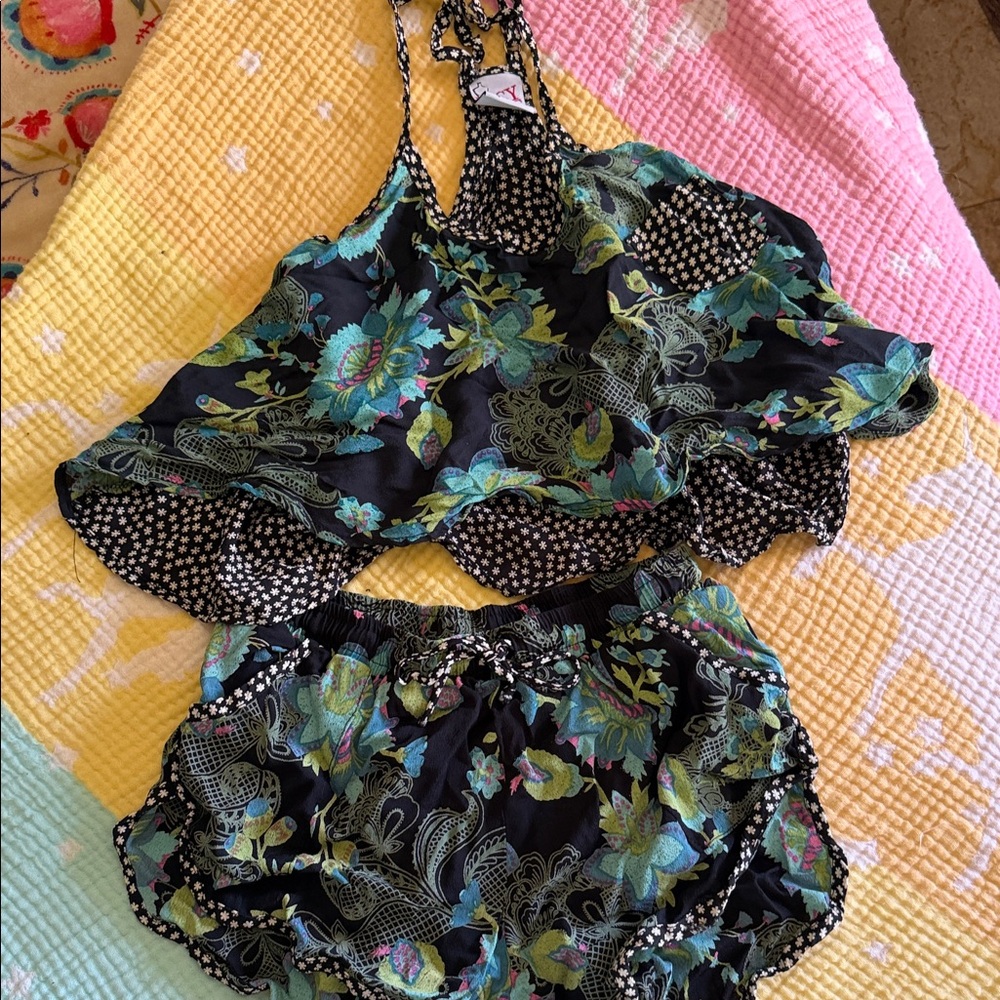 Lucy Love Black and Green Floral Shorts